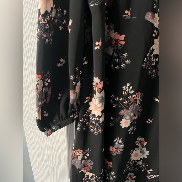 LOFT Black Floral Size 18 Long Sleeved Dress 🖤 - Picture 2 of 10